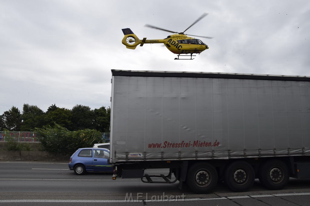 VU Kradfahrer gestuerzt A 4 Rich Olpe Rodenkirchener Bruecke P24.JPG - Miklos Laubert